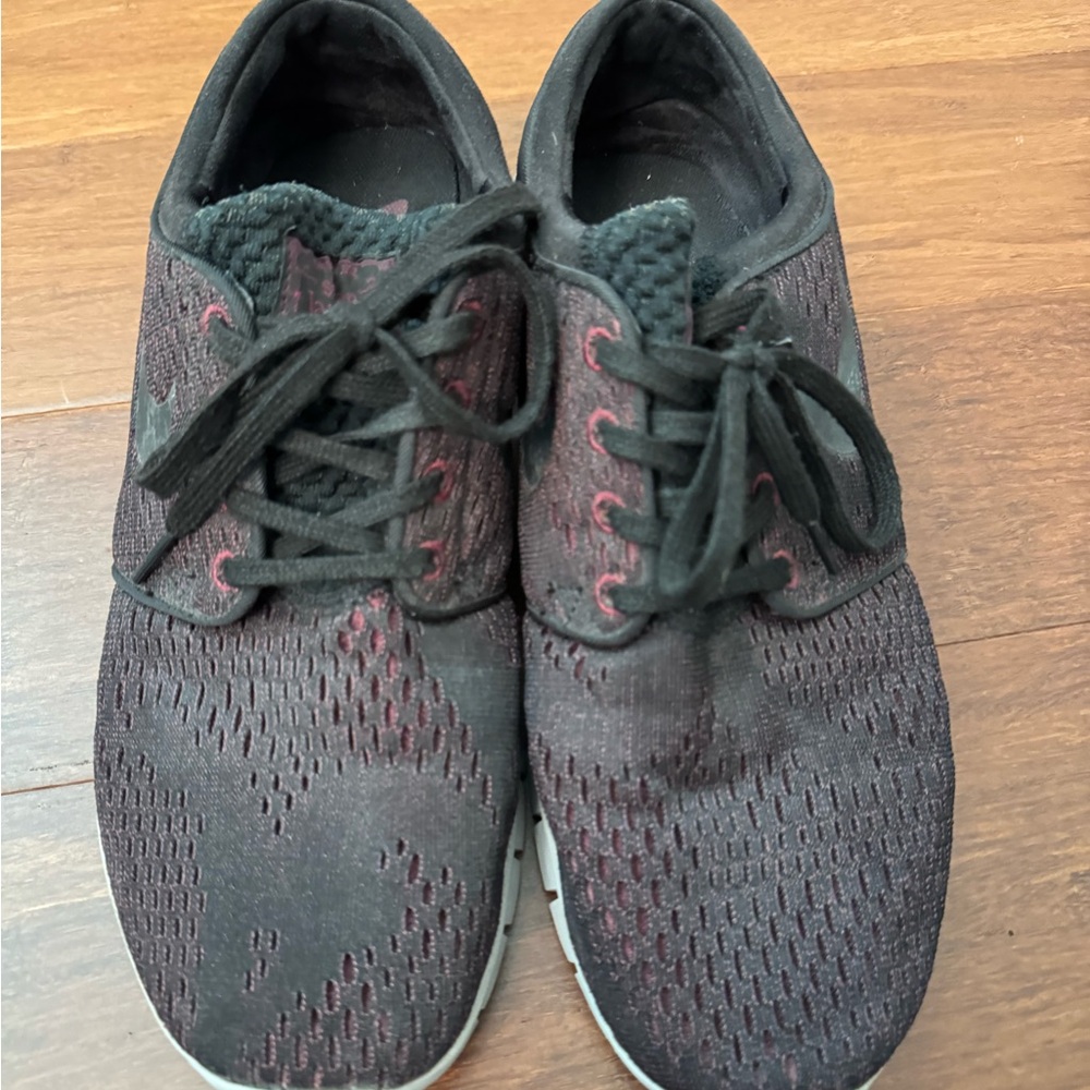 Nike Air Stefan Janoski Villain Red Sneakers